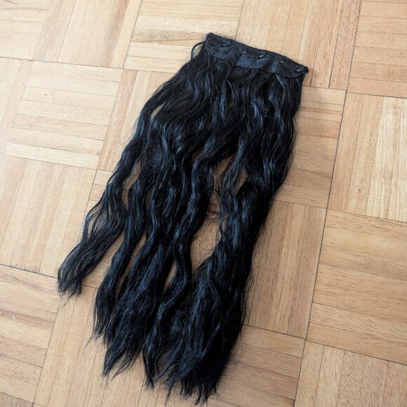 Gorgeous clip on weave - Picture 2 of 3